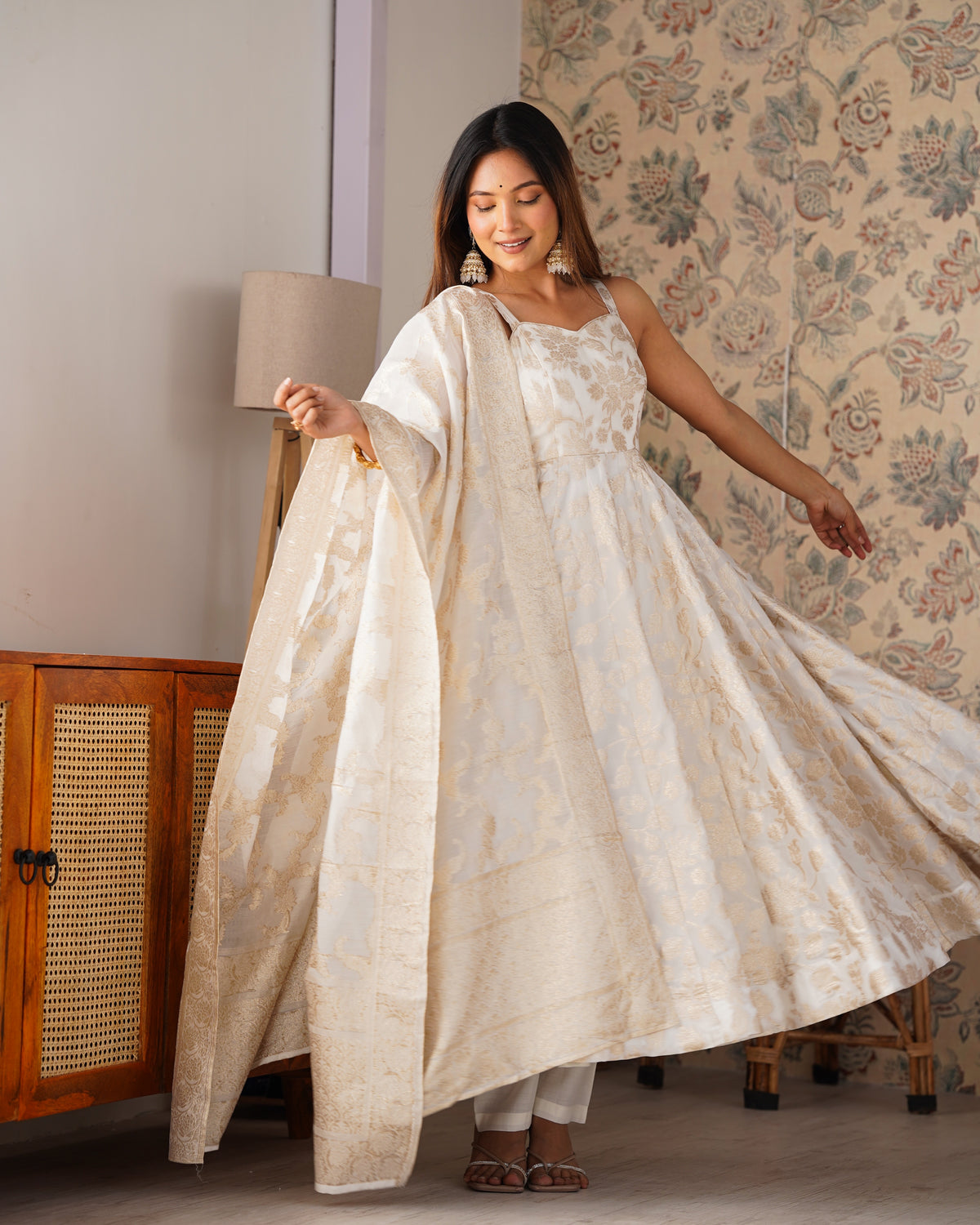 Women Kurti Banarasi Jacquard Dola Silk Anarkali Suit Set.
