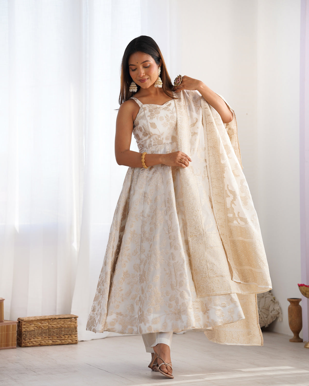 Women Kurti Banarasi Jacquard Dola Silk Anarkali Suit Set.